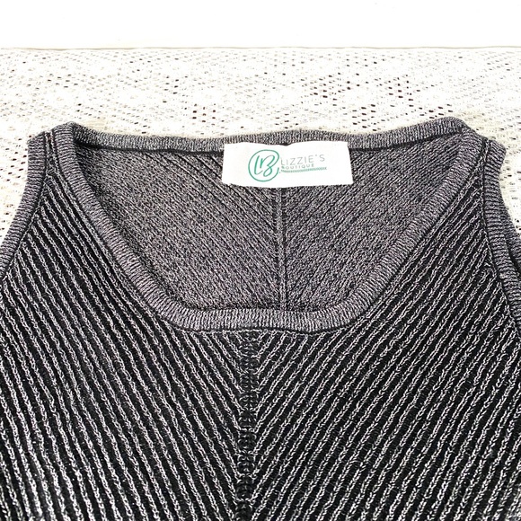 Lizzie’s Boutique Sleeveless Dress - Picture 3 of 5